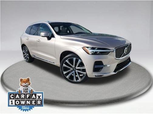 2023 Volvo XC60 B5 Ultimate Bright Theme