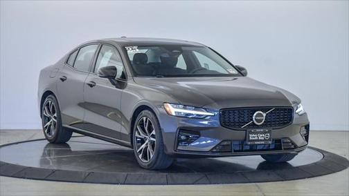 2025 Volvo S60 B5 Core