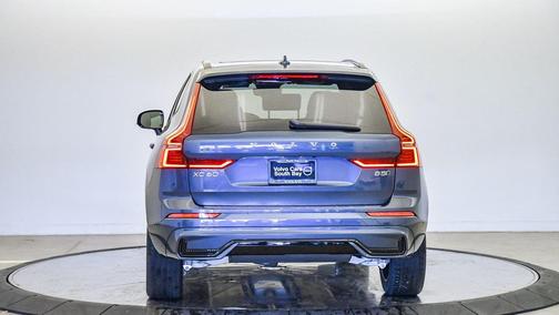 2026 Volvo XC60 B5 Plus