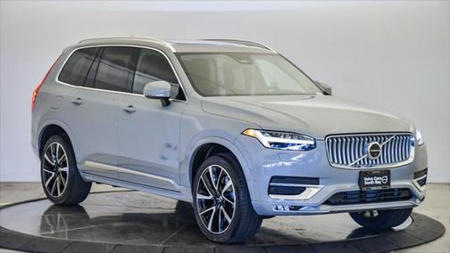 2025 Volvo XC90 B5 Plus