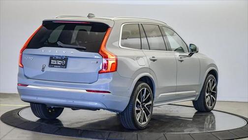 2025 Volvo XC90 B5 Plus