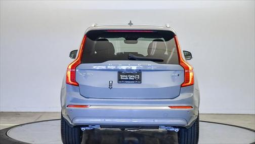 2025 Volvo XC90 B5 Plus