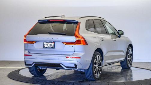 2025 Volvo XC60 B5 Plus