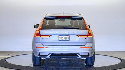 2025 Volvo XC60 B5 Plus
