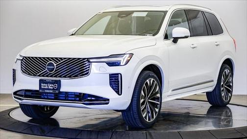 2025 Volvo XC90 B6 Plus 7-Seater