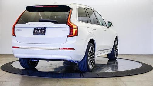 2025 Volvo XC90 B6 Plus 7-Seater