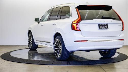2025 Volvo XC90 B6 Plus 7-Seater