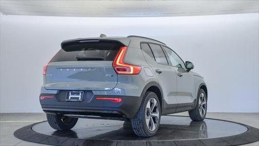 2025 Volvo XC40 B5 Plus Dark Theme