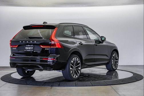 2026 Volvo XC60 B5 Ultra
