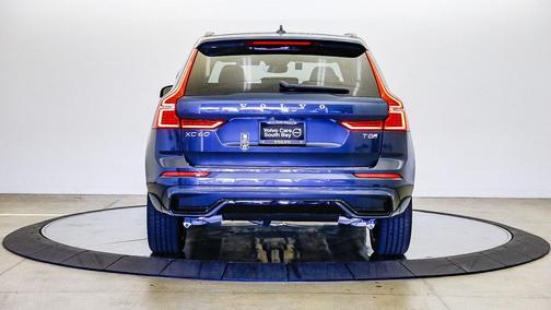 2025 Volvo XC60 Plug-In Hybrid T8 Plus