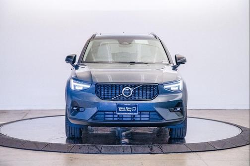 2026 Volvo XC40 B5 Ultra