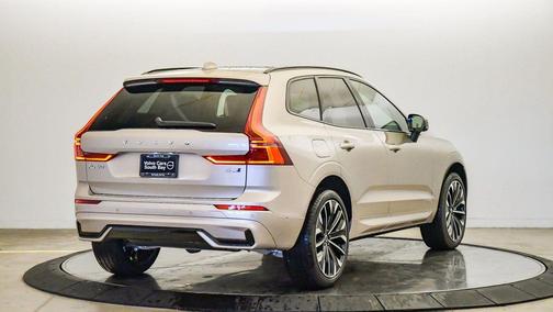 2026 Volvo XC60 B5 Ultra