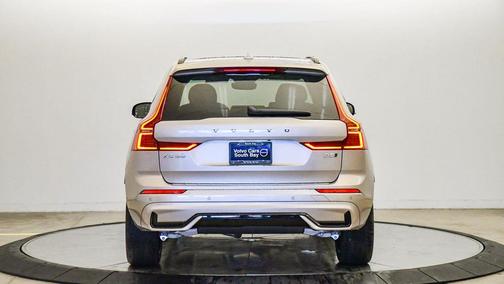 2026 Volvo XC60 B5 Ultra