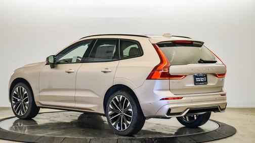 2026 Volvo XC60 B5 Ultra