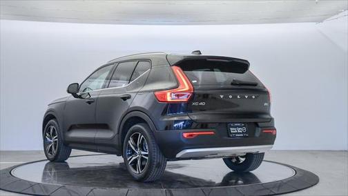 2025 Volvo XC40 B5 Core Bright Theme