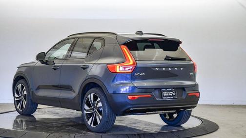 2026 Volvo XC40 B5 Ultra