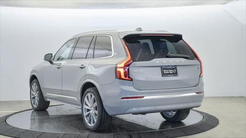 2025 Volvo XC90 B5 Plus 6-Seater