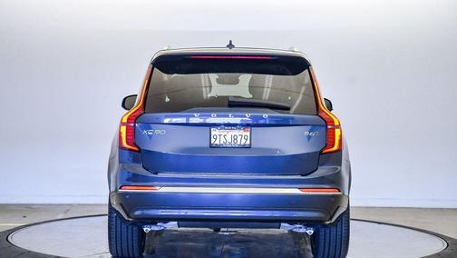 2025 Volvo XC90 B6 Plus 7-Seater