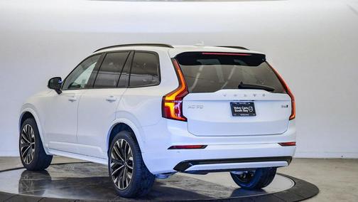 2026 Volvo XC90 B6 Ultra Dark Theme 7-Seater