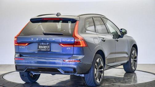 2026 Volvo XC60 B5 Plus