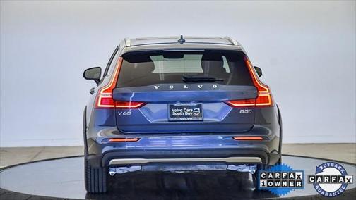 2023 Volvo V60 Cross Country B5 Plus