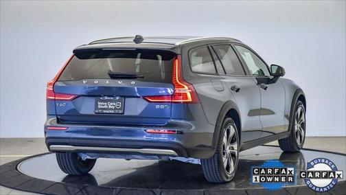 2023 Volvo V60 Cross Country B5 Plus