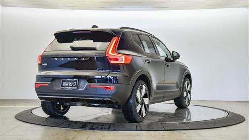 2025 Volvo EX40 Single Motor Extended Range Plus