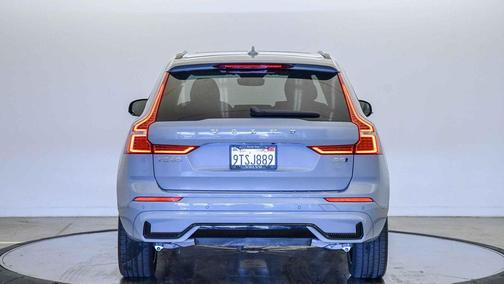 2025 Volvo XC60 B5 Plus