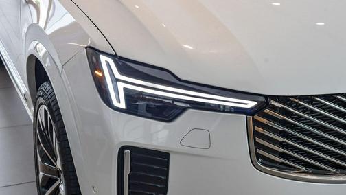 2025 Volvo XC90 B5 Plus 7-Seater