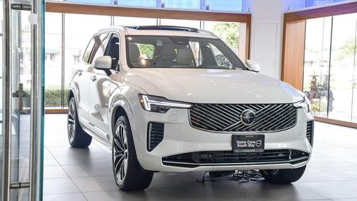 2025 Volvo XC90 B5 Plus 7-Seater