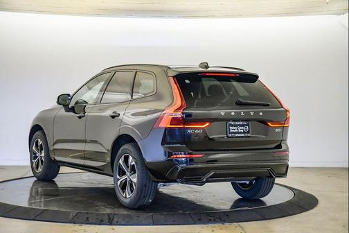 Onyx Black Metallic 2026 Volvo XC60 B5 Core