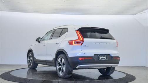 2025 Volvo XC40 B5 Plus Bright Theme