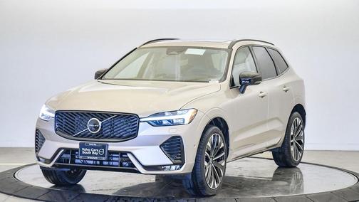 2026 Volvo XC60 B5 Ultra