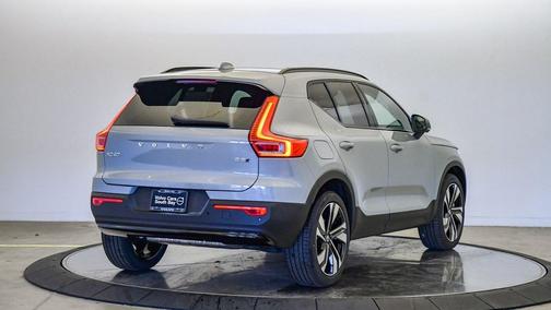 2026 Volvo XC40 B5 Ultra