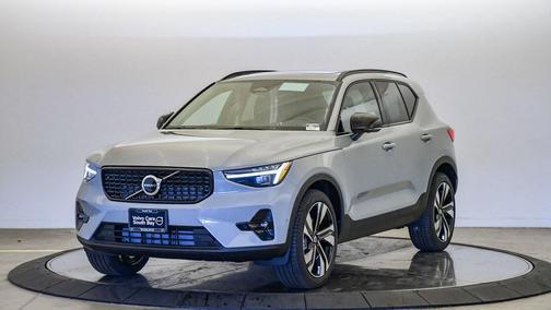 2026 Volvo XC40 B5 Ultra
