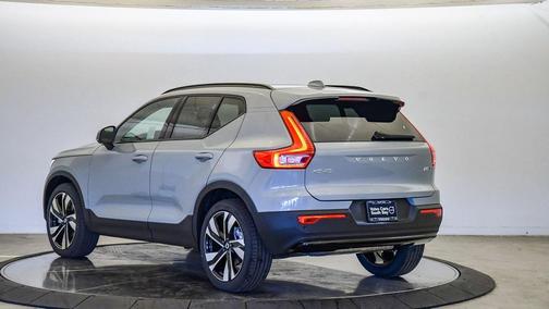 2026 Volvo XC40 B5 Ultra