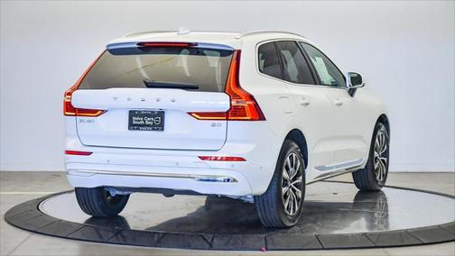 2023 Volvo XC60 B5 Plus Bright Theme