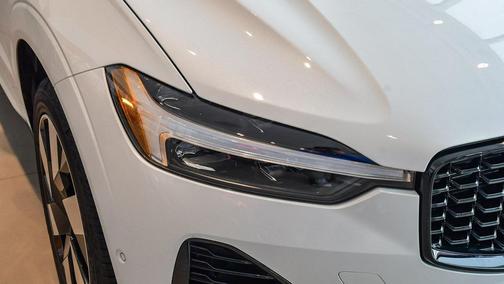 2025 Volvo XC60 Plug-In Hybrid T8 Plus