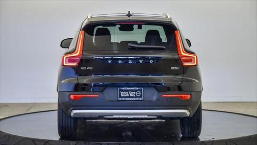 2025 Volvo XC40 B5 Plus Bright Theme
