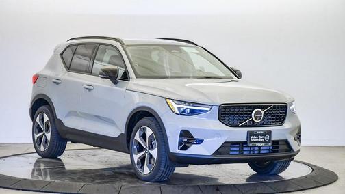 2026 Volvo XC40 B5 Plus