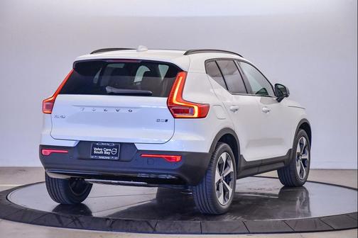 2025 Volvo XC40 B5 Plus Dark Theme