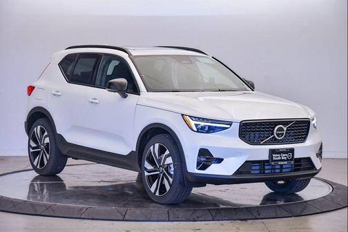 2026 Volvo XC40 B5 Ultra
