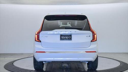 2025 Volvo XC90 B5 Core