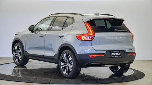 2026 Volvo XC40 B5 Ultra