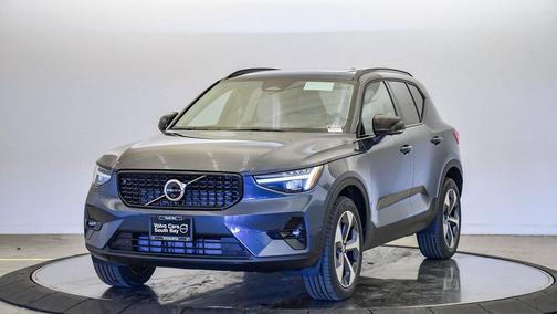 2026 Volvo XC40 B4 Plus