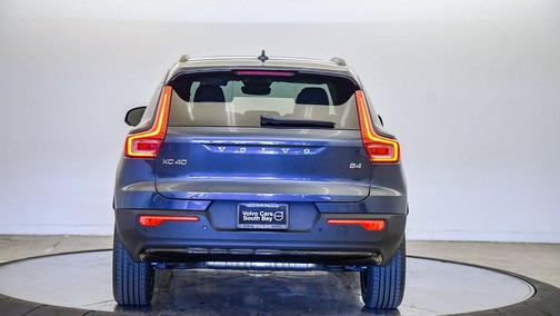 2026 Volvo XC40 B4 Plus