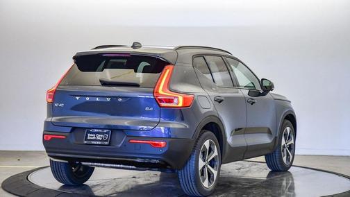2026 Volvo XC40 B4 Plus