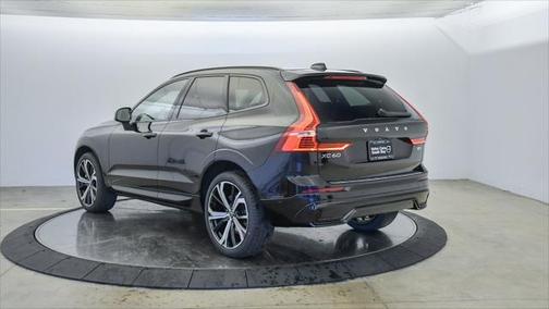 2025 Volvo XC60 B5 Ultra