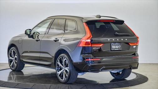 2022 Volvo XC60 Recharge Plug-In Hybrid T8 R-Design