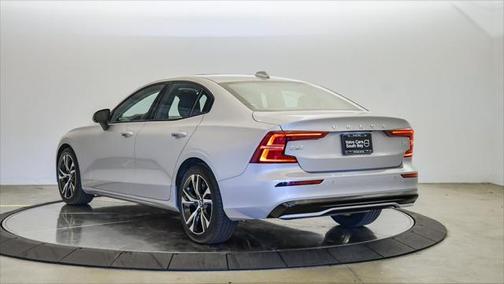 2024 Volvo S60 B5 Core Dark Theme